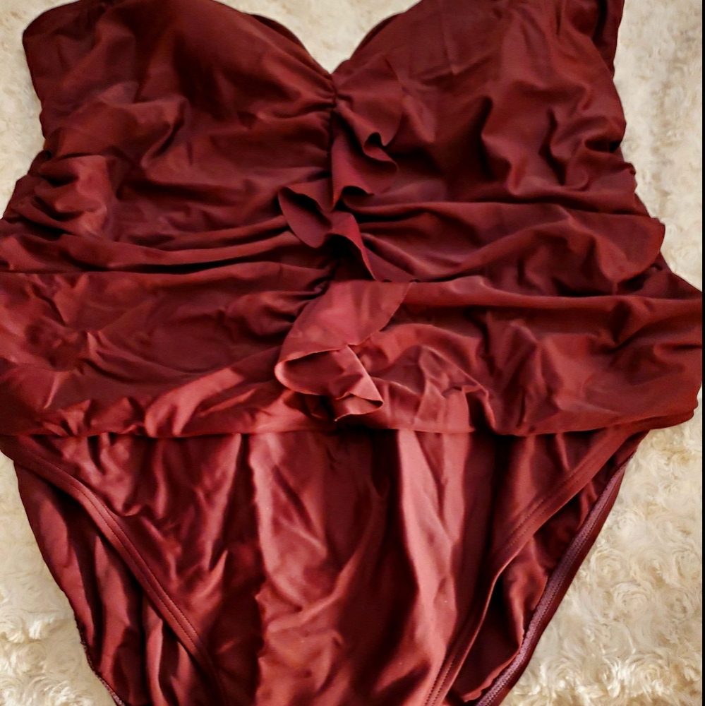 AVENUE One Piece Swim Suit